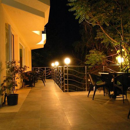 Hotel Avis Sandanski Bagian luar foto